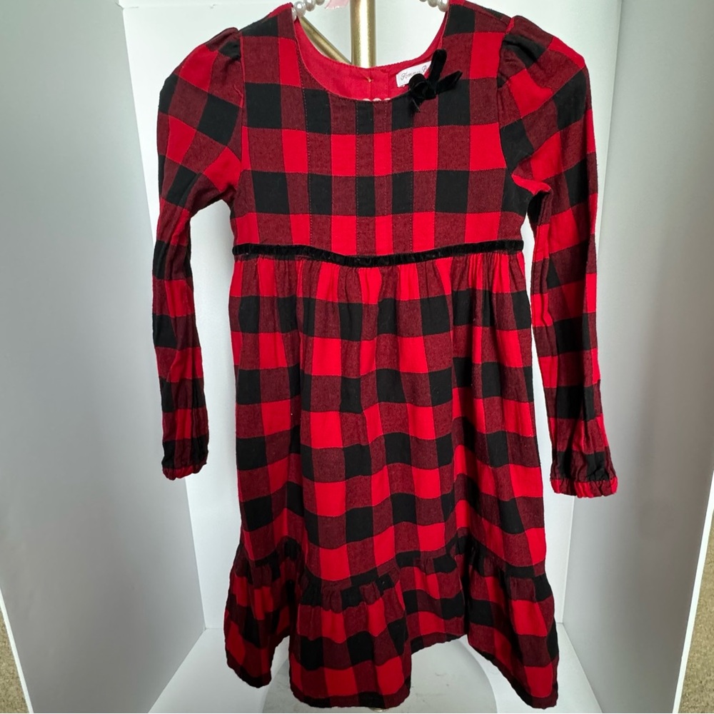 Tommy Bahama Plaid Dress Size 8, snaps and button closure in back of dress